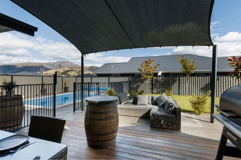 Photo of property in 6 Hortons Way, Cromwell, 9310