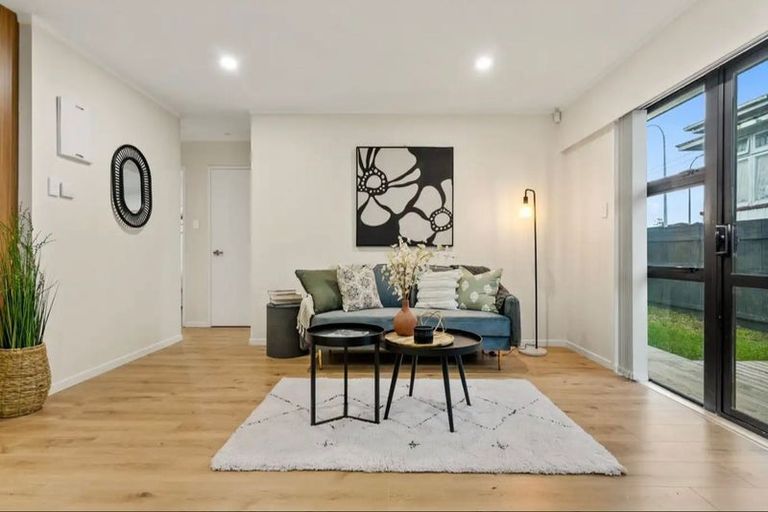 Photo of property in 1/735 Massey Road, Mangere, Auckland, 2022