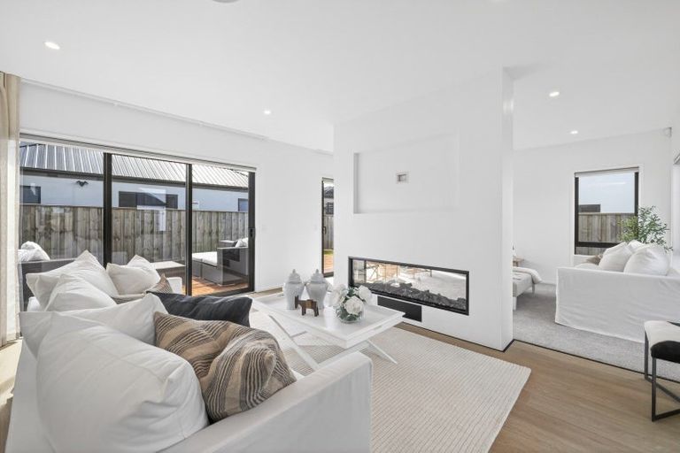 Photo of property in 8 Perehia Mews, Marshland, Christchurch, 8083