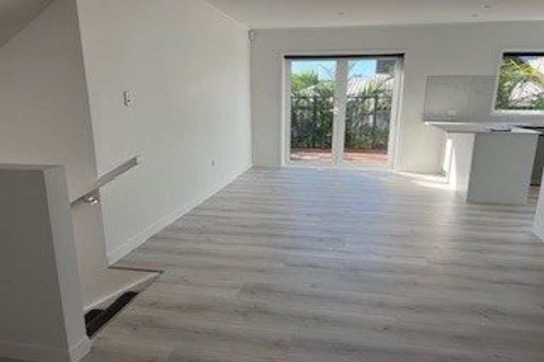 Photo of property in 46 Fitzwilliam Drive, Torbay, Auckland, 0630