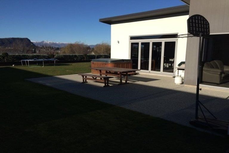 Photo of property in 4 Mcfarlane Terrace, Wanaka, 9305