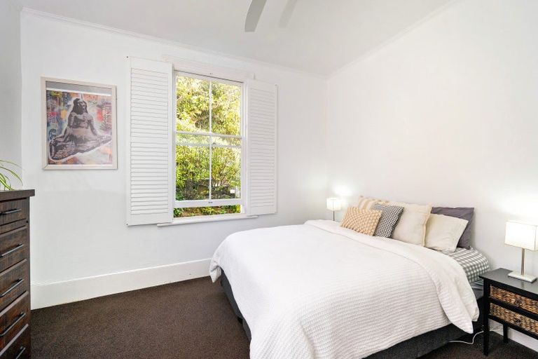 Photo of property in 12 Hadfield Terrace, Bluff Hill, Napier, 4110