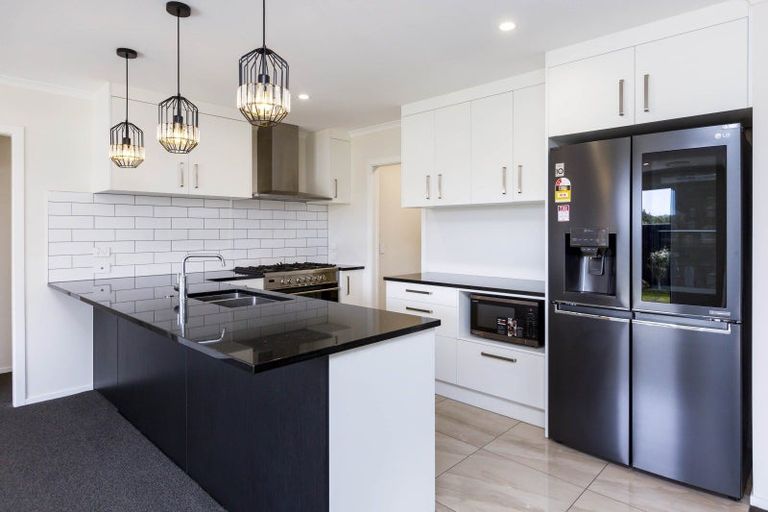 Photo of property in 16 Kerrigan Crescent, Wallaceville, Upper Hutt, 5018