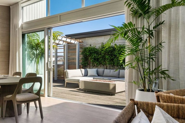 Photo of property in 10a Sunbrae Grove, Mount Maunganui, 3116