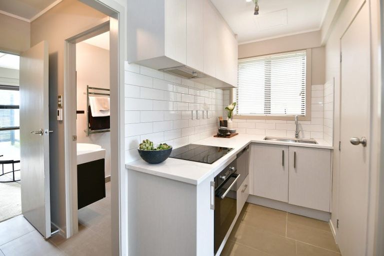 Photo of property in 18 Melandra Road, Stanmore Bay, Whangaparaoa, 0932