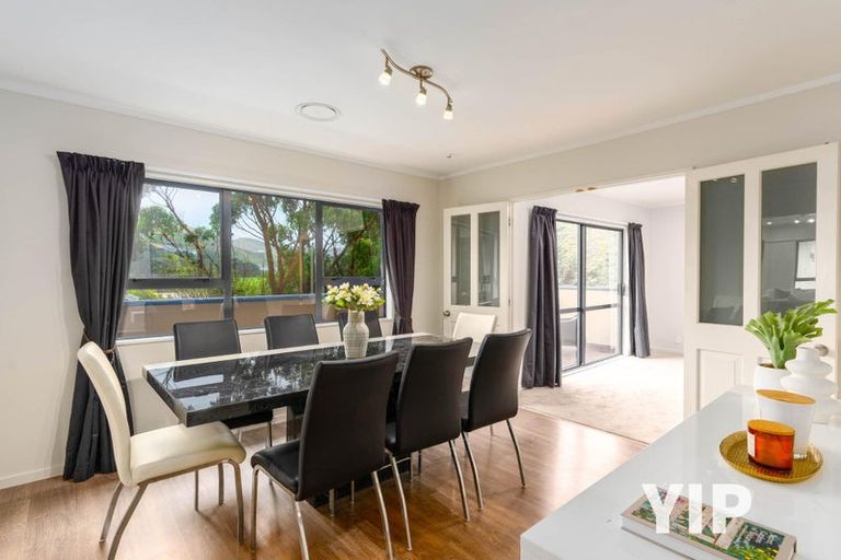 Photo of property in 10 Longmont Terrace, Churton Park, Wellington, 6037