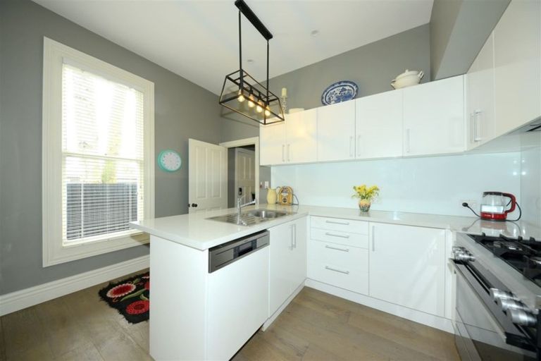 Photo of property in 256 Edgeware Road, Edgeware, Christchurch, 8013