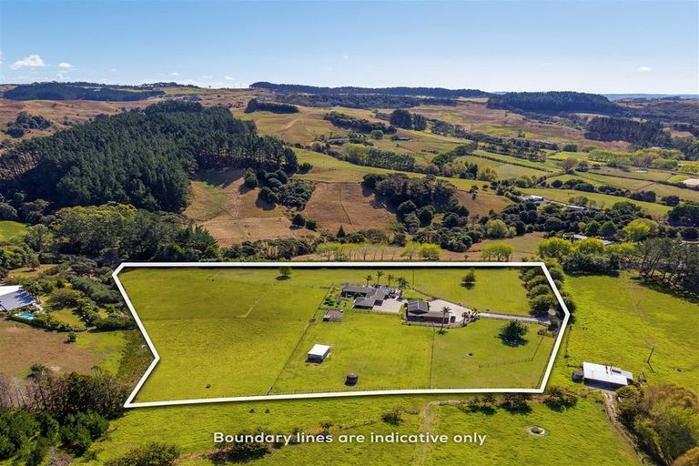 Photo of property in 883 Peak Road, Helensville, 0875