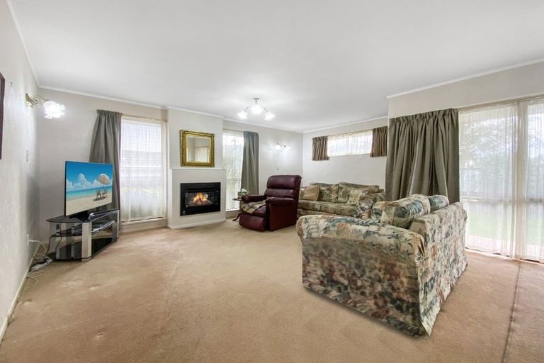 Photo of property in 8a Beauchamp Street, Karori, Wellington, 6012