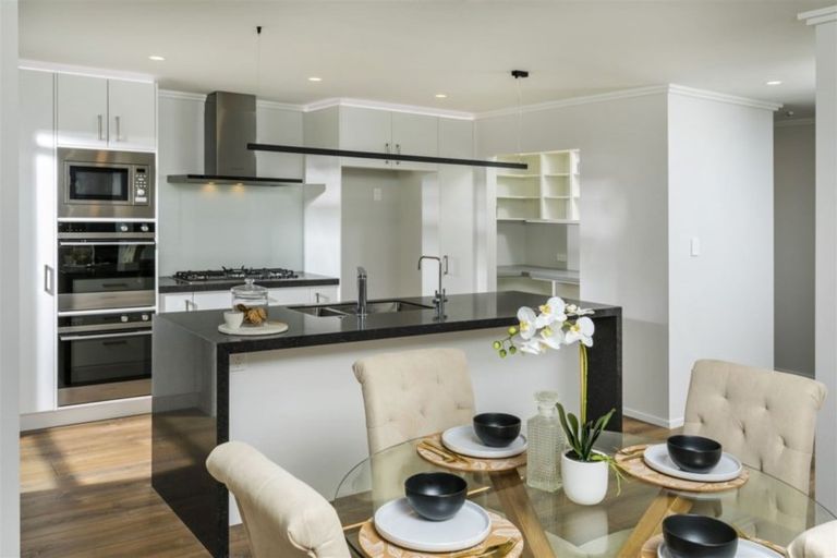 Photo of property in 17 Podgora Avenue, Kumeu, 0810