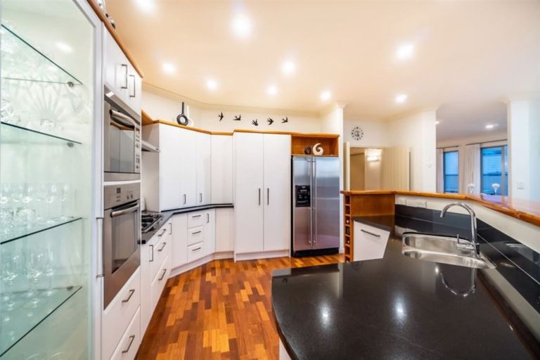 Photo of property in 160 Kittiwake Drive, Schnapper Rock, Auckland, 0632