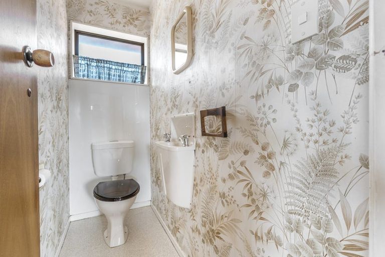 Photo of property in 1/34 Majesty Place, Half Moon Bay, Auckland, 2012