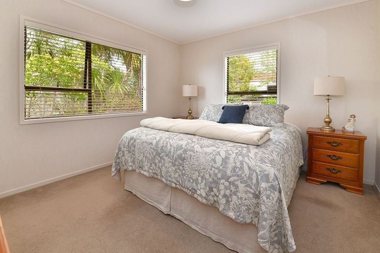 Photo of property in 11 Rosario Crescent, Red Beach, 0932