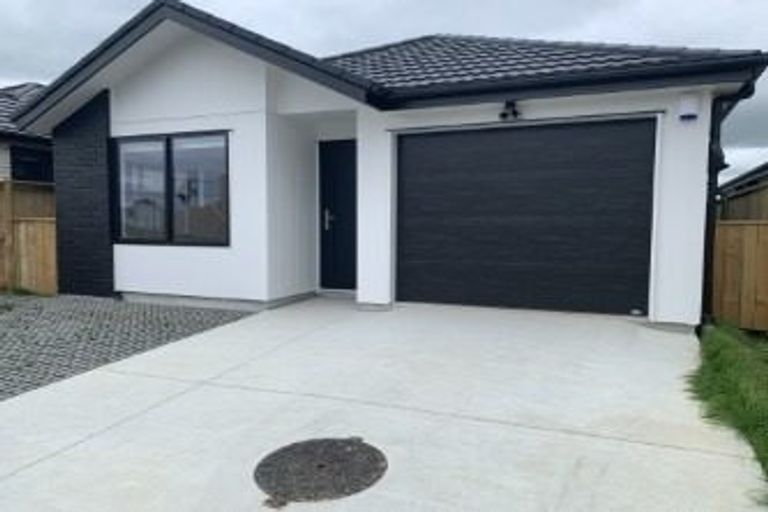 Photo of property in 43 Rorotu Avenue, Karaka, Papakura, 2113