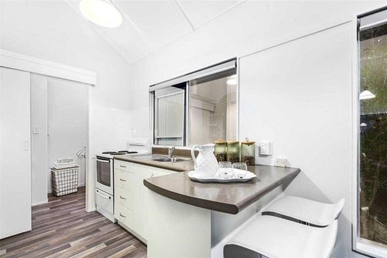 Photo of property in 2/22 Roberts Road, Glenfield, Auckland, 0629