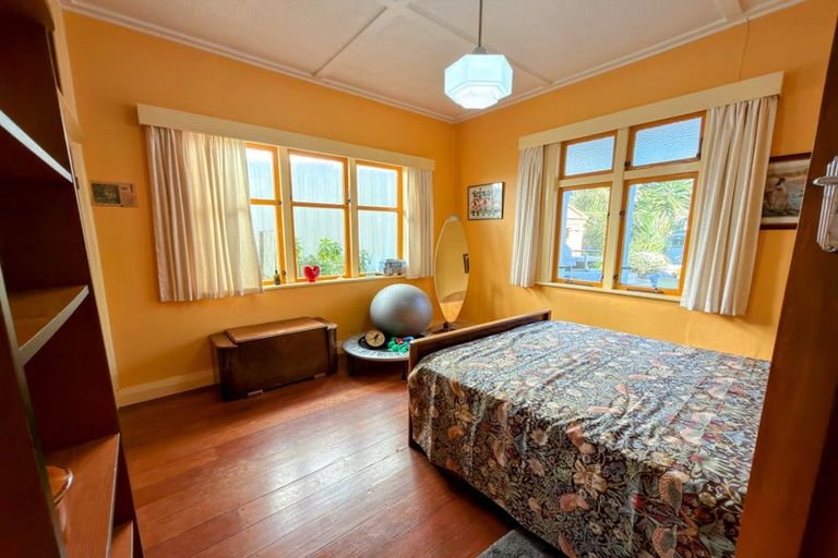 Photo of property in 24 Bracken Street, Petone, Lower Hutt, 5012