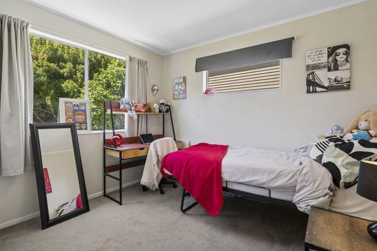 Photo of property in 15 Westhaven Drive, Tawa, Wellington, 5028
