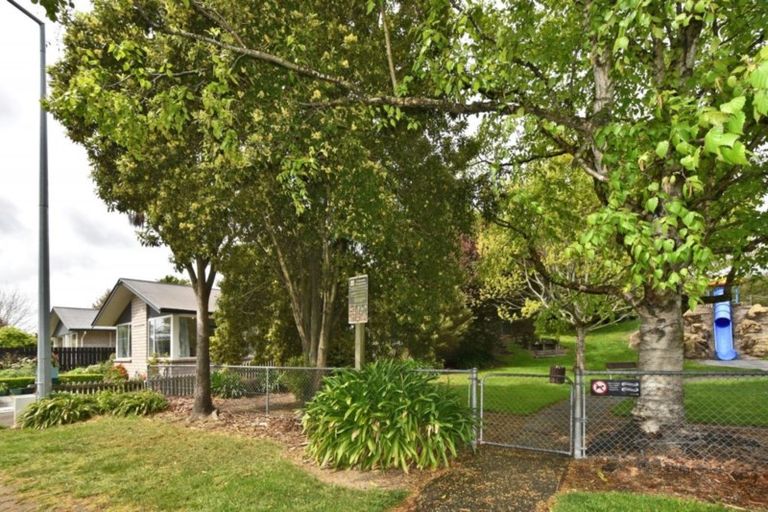 Photo of property in 2/71 Cashmere Road, Cashmere, Christchurch, 8022