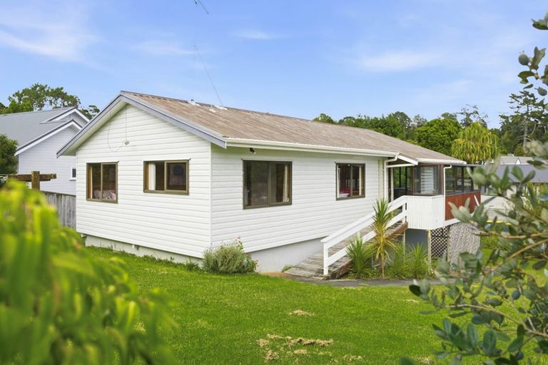 Photo of property in 50 Gatman Street, Birkdale, Auckland, 0626