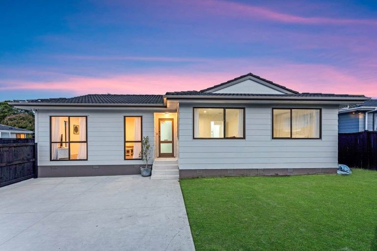 Photo of property in 17 Arodella Crescent, Ranui, Auckland, 0612