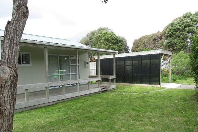 Photo of property in 25 Heperi Street, Waikanae Beach, Waikanae, 5036