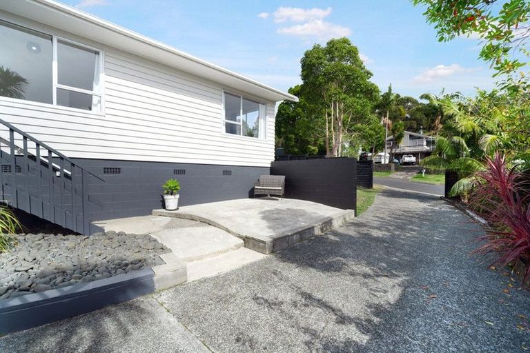 Photo of property in 7 Kotinga Avenue, Glen Eden, Auckland, 0602