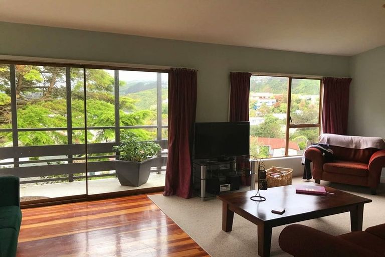 Photo of property in 18a Caesars Place, Churton Park, Wellington, 6037