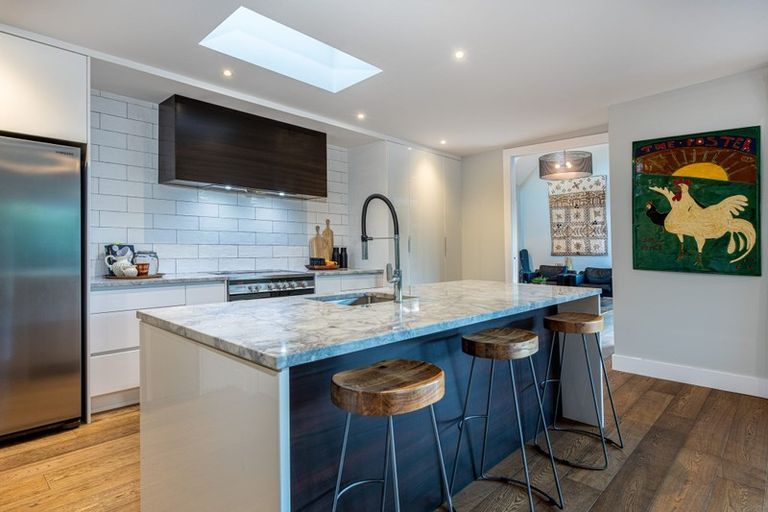 Photo of property in 6 Tiri Road, Milford, Auckland, 0620