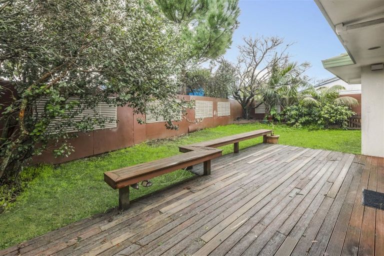 Photo of property in 5a Grimshaw Place, Henderson, Auckland, 0612