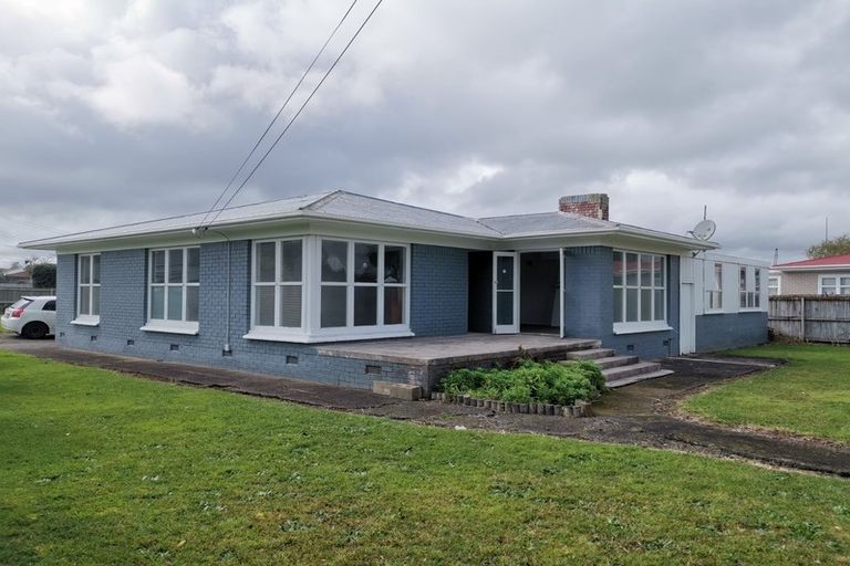 Photo of property in 28 King Edward Avenue, Papakura, 2110