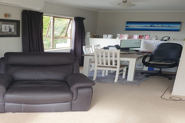 Photo of property in 83 Daffodil Street, Titirangi, Auckland, 0604