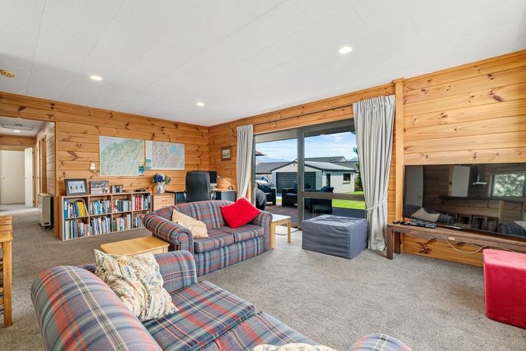 Photo of property in 48 Meadowstone Drive, Wanaka, 9305