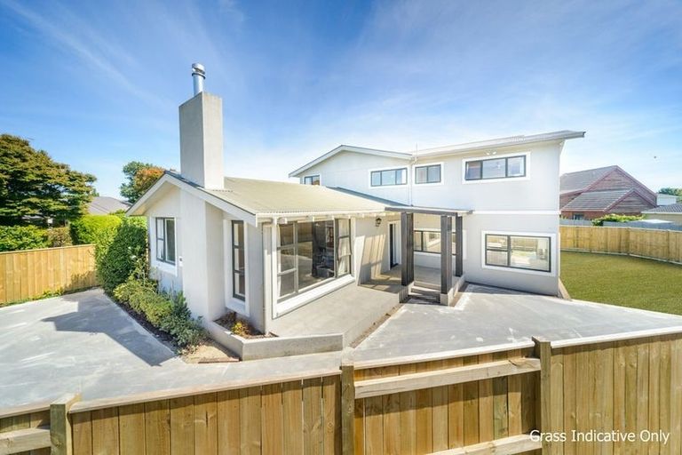 Photo of property in 12 Innes Place, Roslyn, Palmerston North, 4414