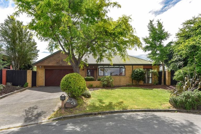 Photo of property in 23 Derenzy Place, Avonhead, Christchurch, 8042