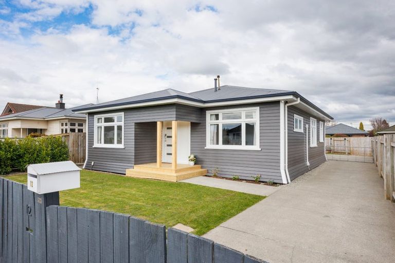 Photo of property in 12 Rata Street, Roslyn, Palmerston North, 4414