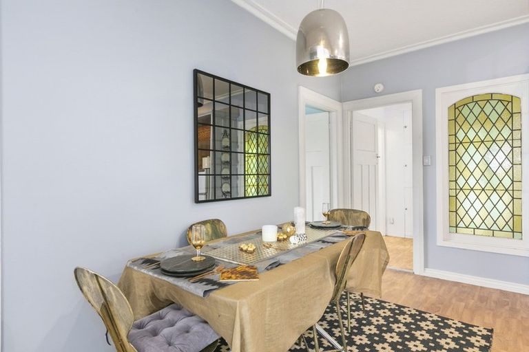 Photo of property in 27 Marine Parade, Macandrew Bay, Dunedin, 9014