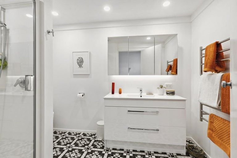 Photo of property in 44 Orangi Kaupapa Road, Northland, Wellington, 6012