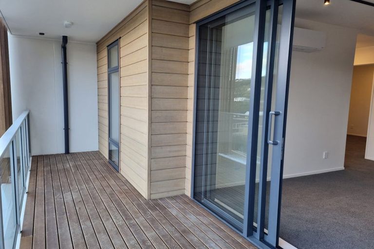 Photo of property in 63u3 Tiketike Way, Brooklyn, Wellington, 6021