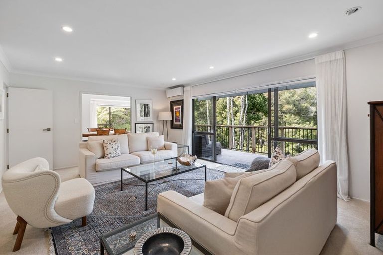 Photo of property in 33 Homewood Place, Chatswood, Auckland, 0626