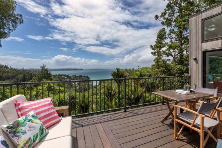 Photo of property in 64 Otitori Bay Road, Titirangi, Auckland, 0604