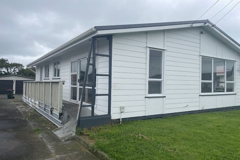 Photo of property in 27 Acourt Street, Hawera, 4610