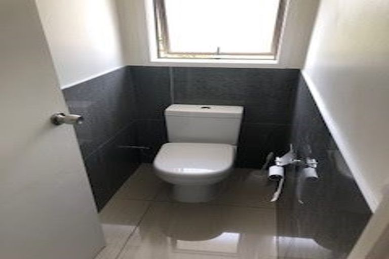 Photo of property in 9 Lysander Crescent, Beach Haven, Auckland, 0626