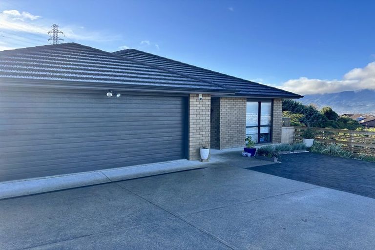 Photo of property in 35 Percy Kinsman Crescent, Riverstone Terraces, Upper Hutt, 5018