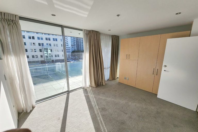 Photo of property in Sanctum Apartment, 10 Ebor Street, Te Aro, Wellington, 6011