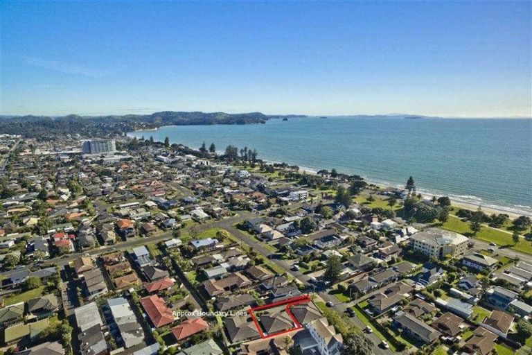 Photo of property in 2/14 Milton Road, Orewa, 0931