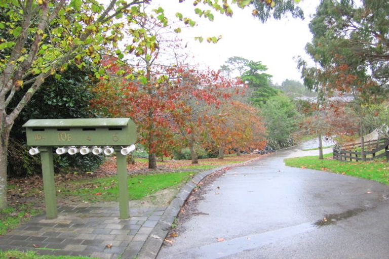 Photo of property in 4 Emily Lane, Greenhithe, Auckland, 0632