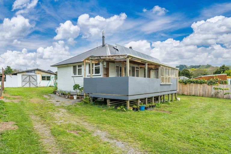 Photo of property in 15 Williams Avenue, Ohura, 3926