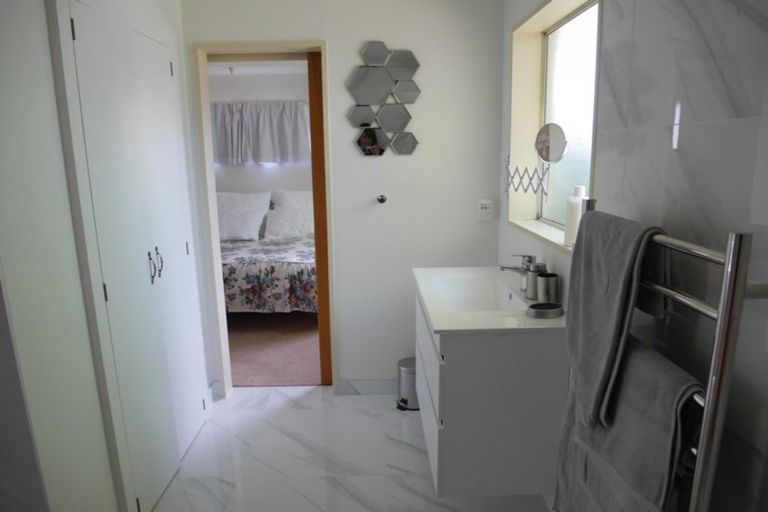 Photo of property in 3 Centaurus Road, Cashmere, Christchurch, 8022