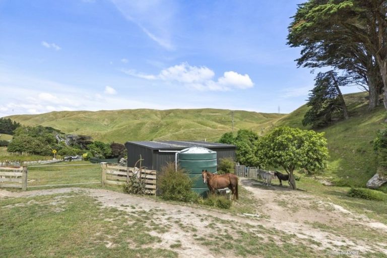 Photo of property in 18 Boom Rock Road, Ohariu, Wellington, 6037