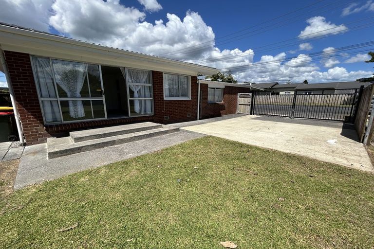 Photo of property in 393 West Coast Road, Glen Eden, Auckland, 0602